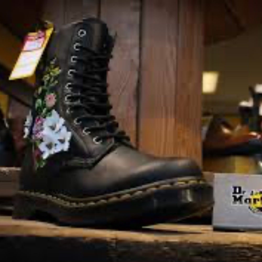 Dr. Martens Women's 1490 Floral Bloom 10-Eye Leather Vonda Butterfly Mid-Calf